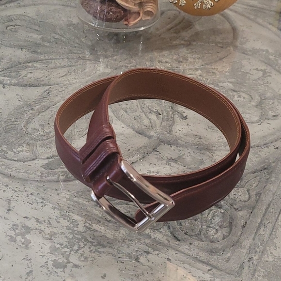 Allen Edmonds set: oxford dress shoes (Size 9A; narrow) and matching belt (34"). - Picture 10 of 14